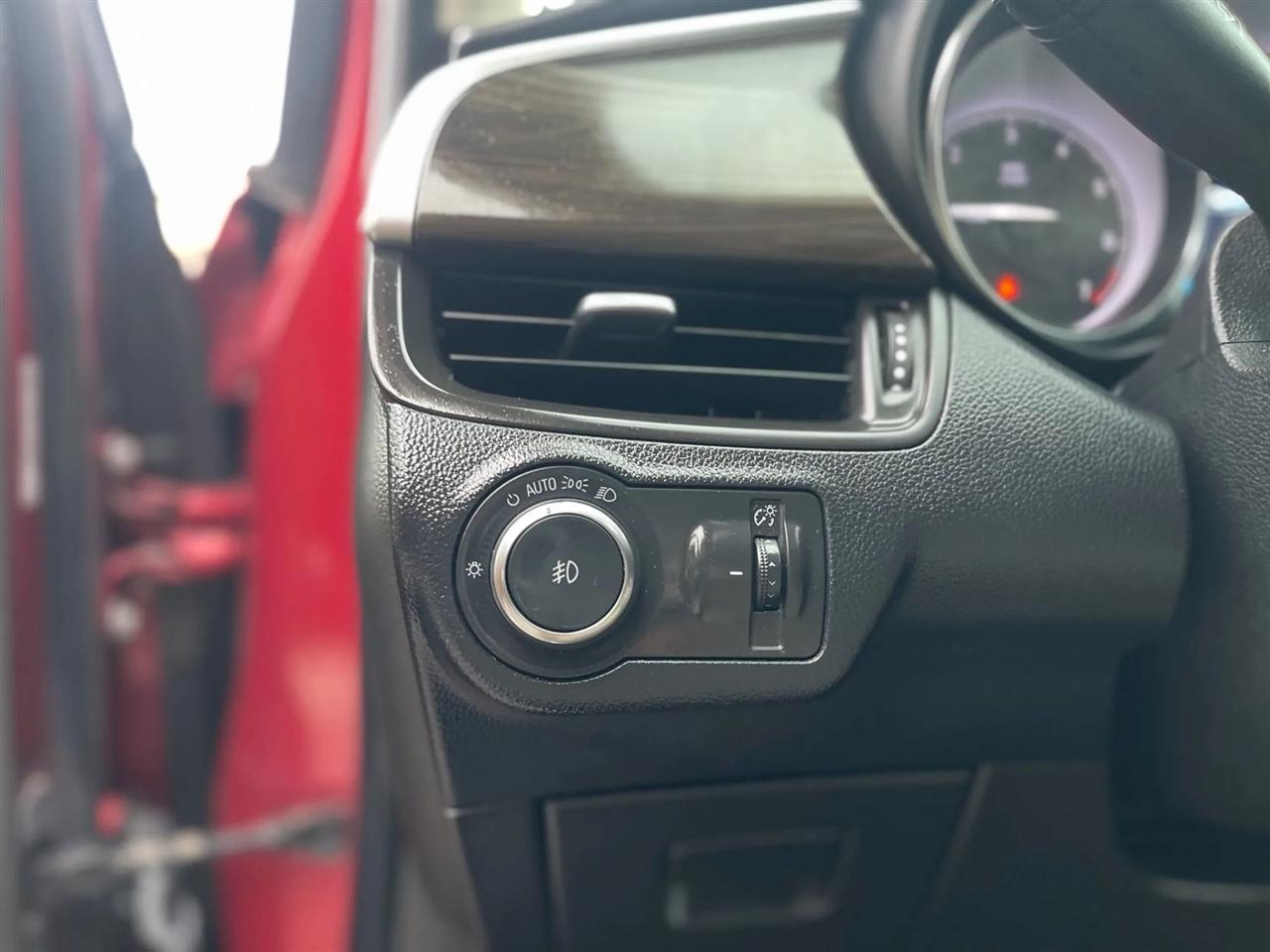 Buick Envision  2020