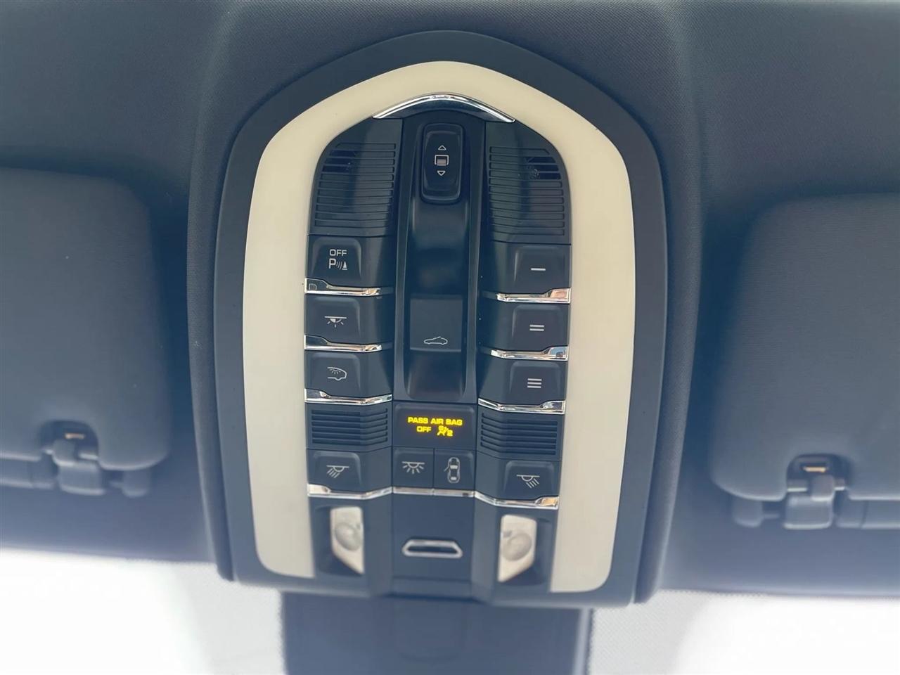 Porsche Cayenne  2015