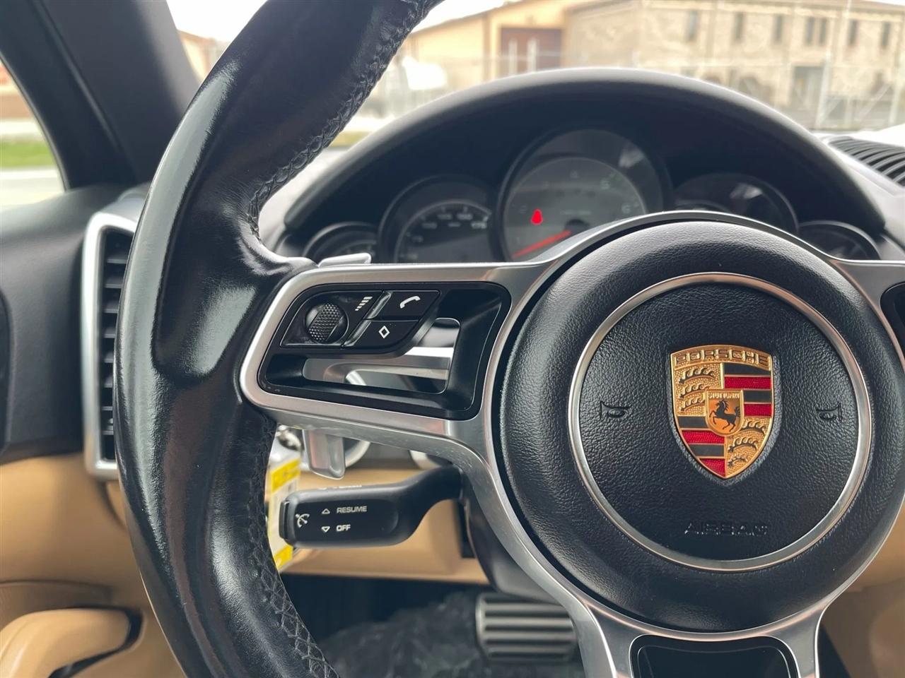 Porsche Cayenne  2015