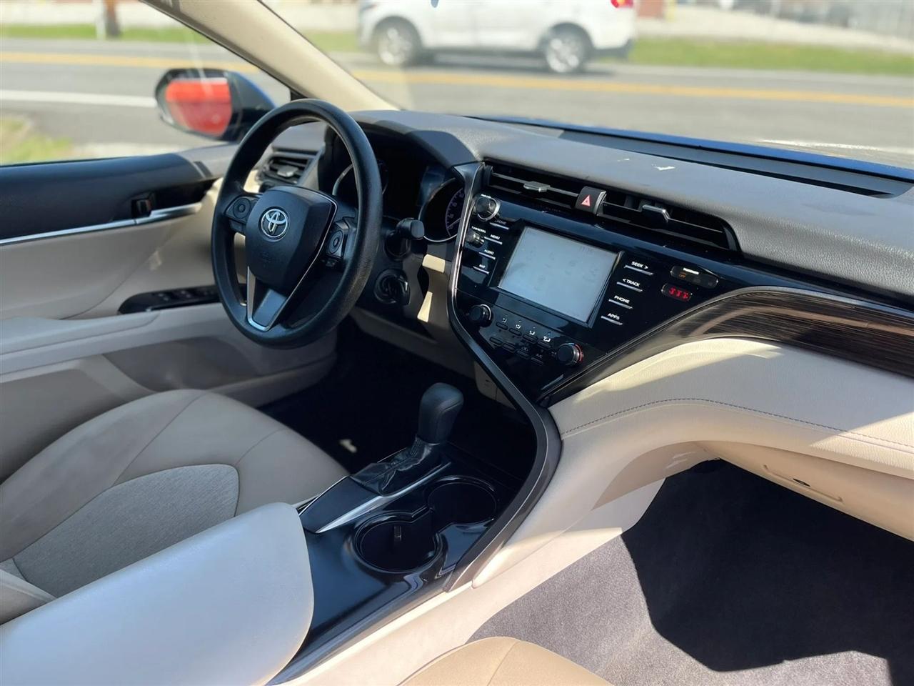 Toyota Camry  2019