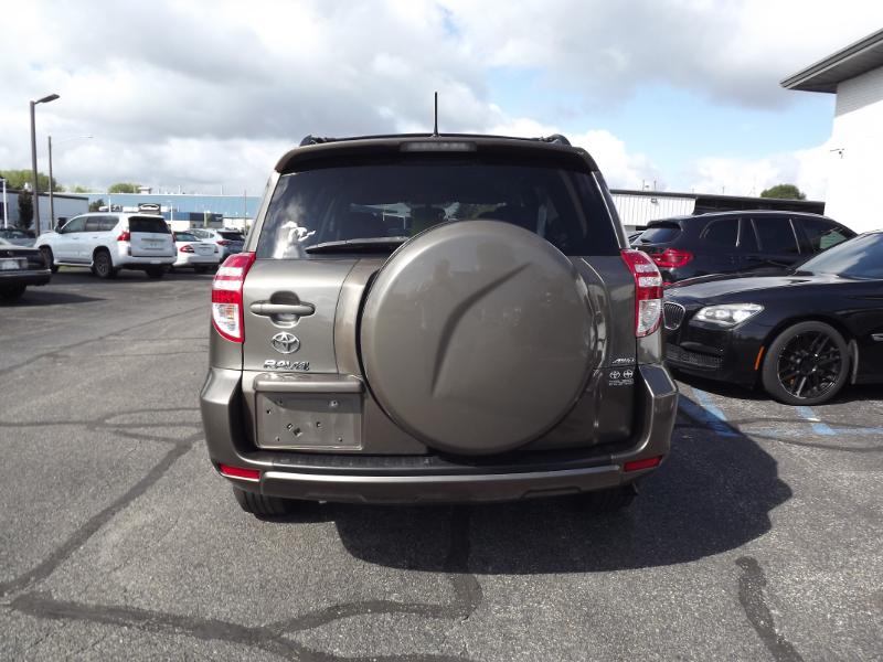 2012 Toyota RAV4 photo 4
