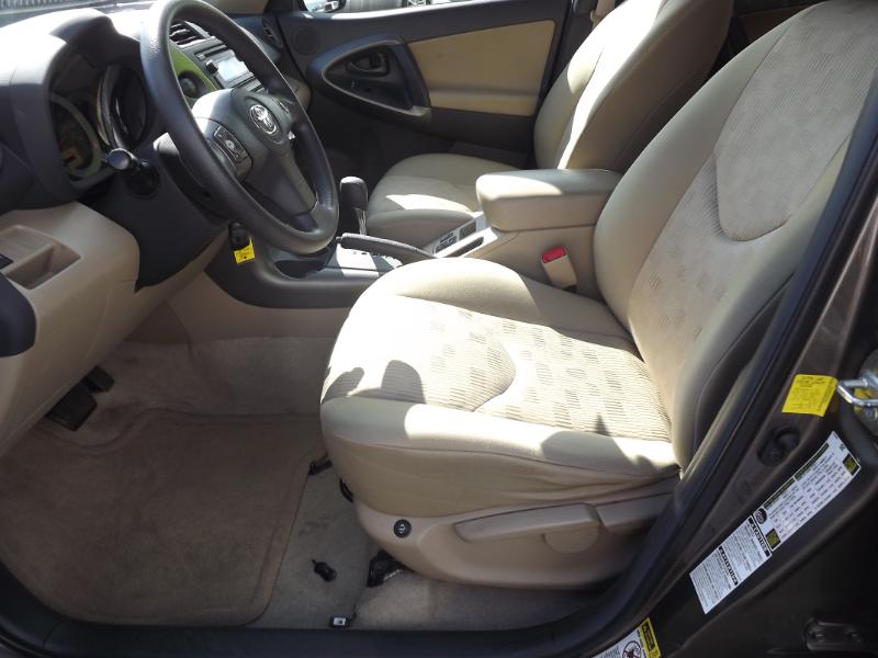 2012 Toyota RAV4 photo 10