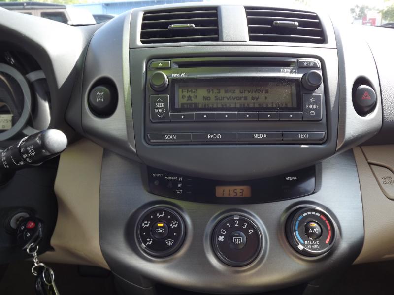 2012 Toyota RAV4 photo 16