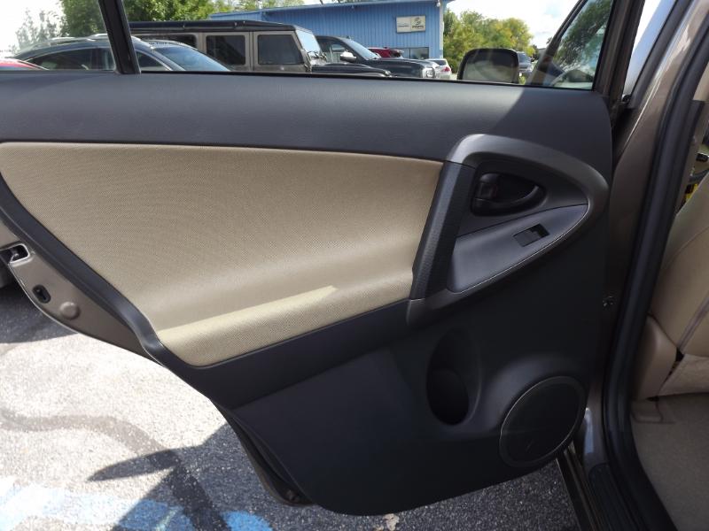2012 Toyota RAV4 photo 21