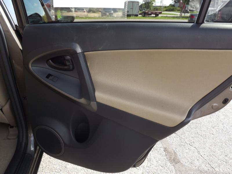 2012 Toyota RAV4 photo 25