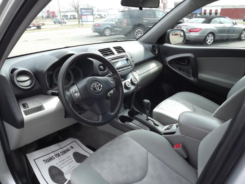 Toyota RAV4  2012