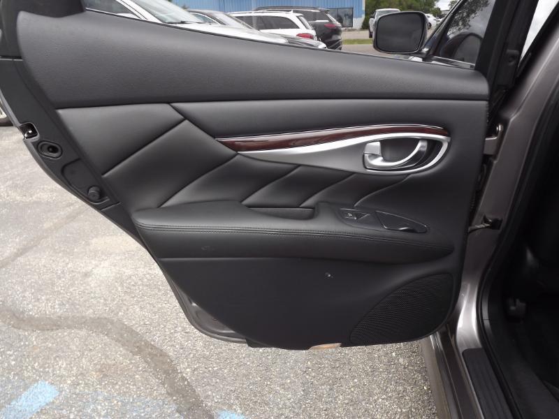 Infiniti M37 4dr Sdn RWD 2013