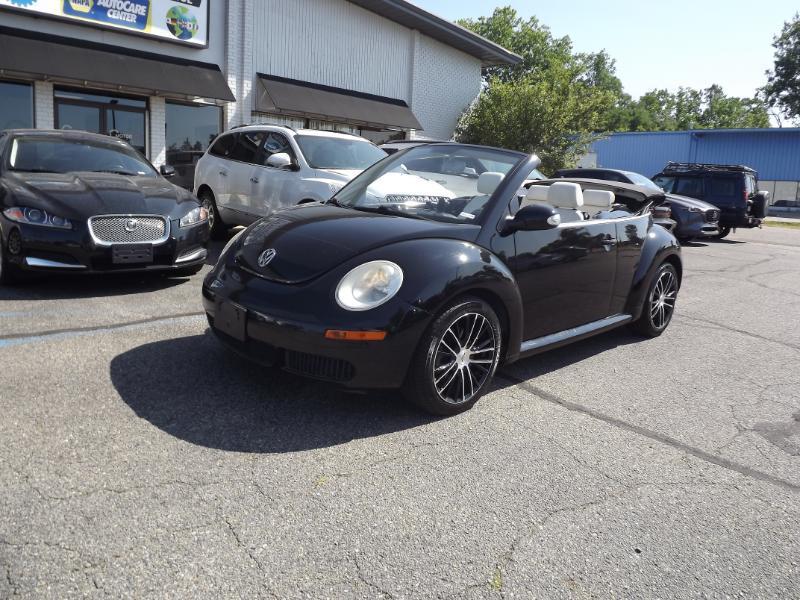 2010 Volkswagen New Beetle 