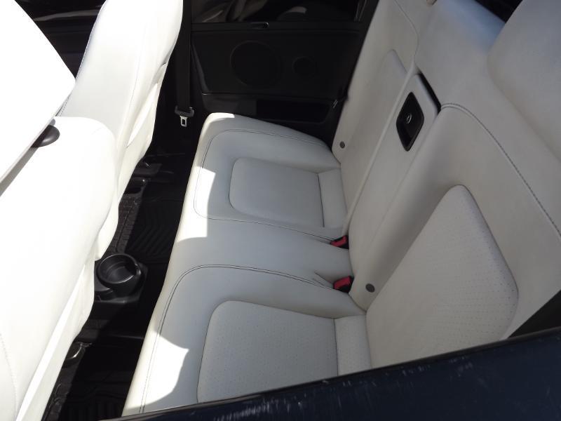 Volkswagen New Beetle  2010