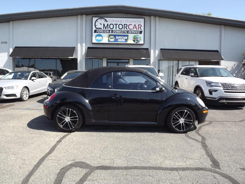 Volkswagen New Beetle  2010