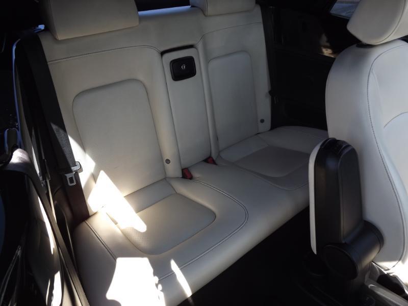 Volkswagen New Beetle  2010