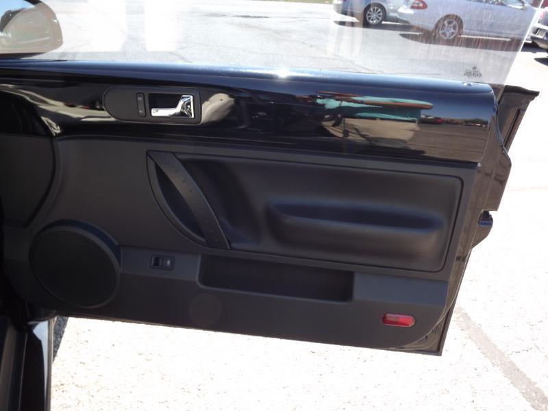 Volkswagen New Beetle  2010