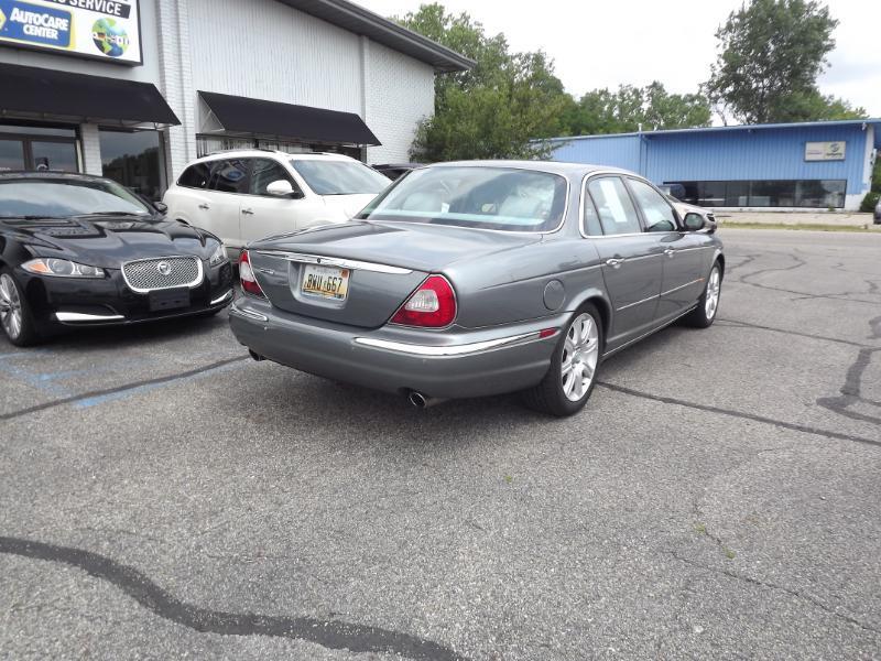 Jaguar XJ-Series  2004