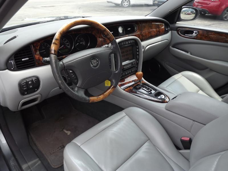 Jaguar XJ-Series  2004