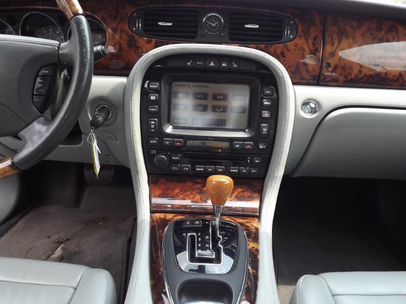 Jaguar XJ-Series  2004
