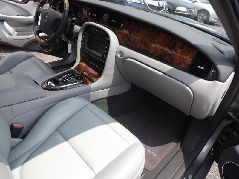 Jaguar XJ-Series  2004