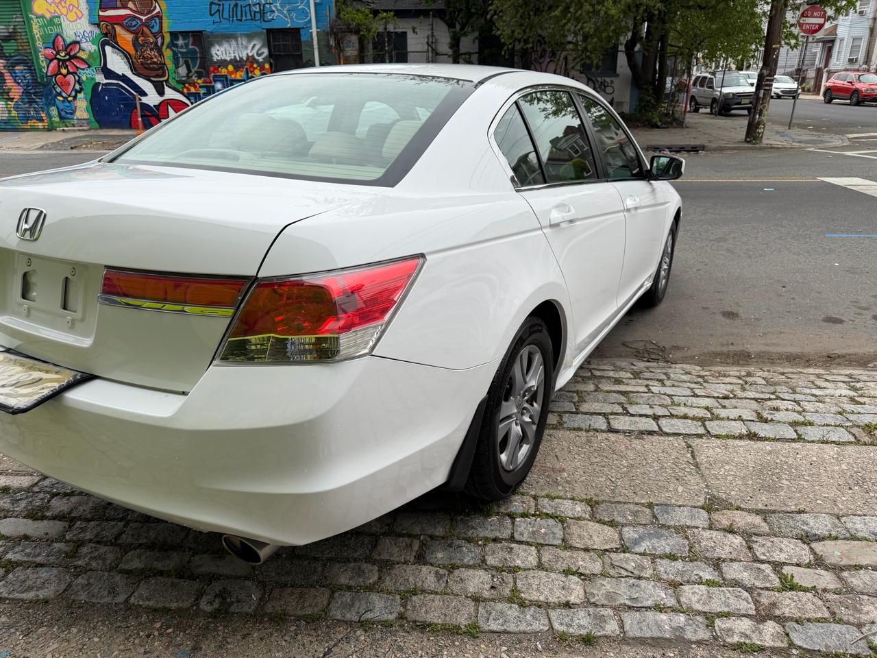 Honda Accord LX-P Sedan AT 2011