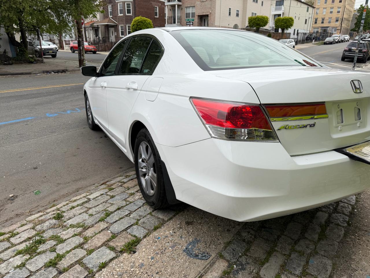 Honda Accord LX-P Sedan AT 2011
