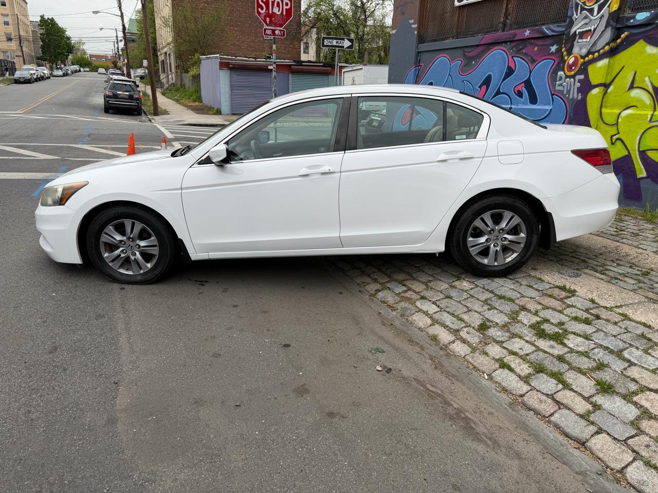 Honda Accord LX-P Sedan AT 2011
