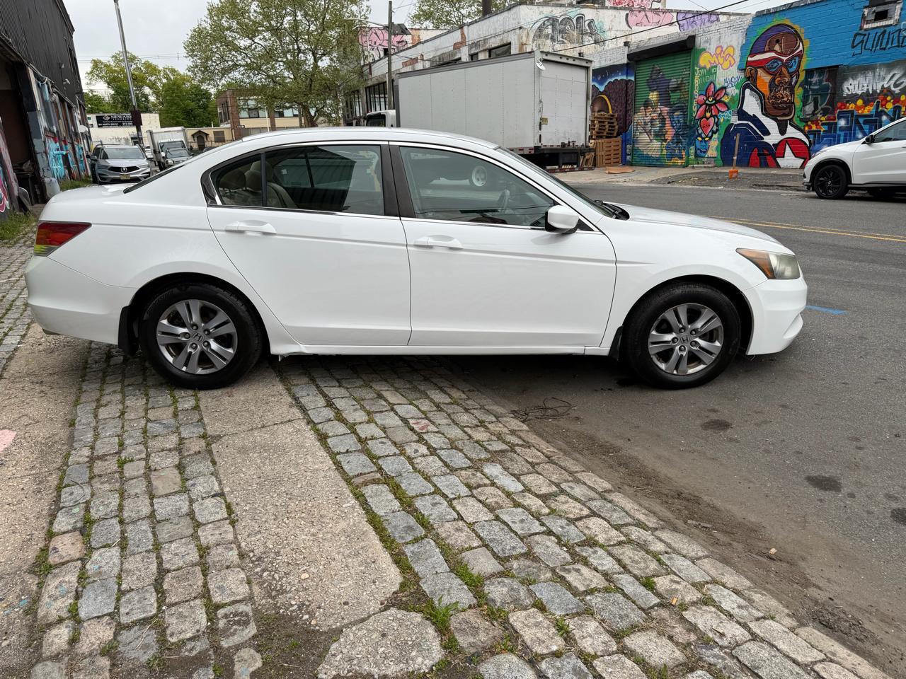 Honda Accord LX-P Sedan AT 2011