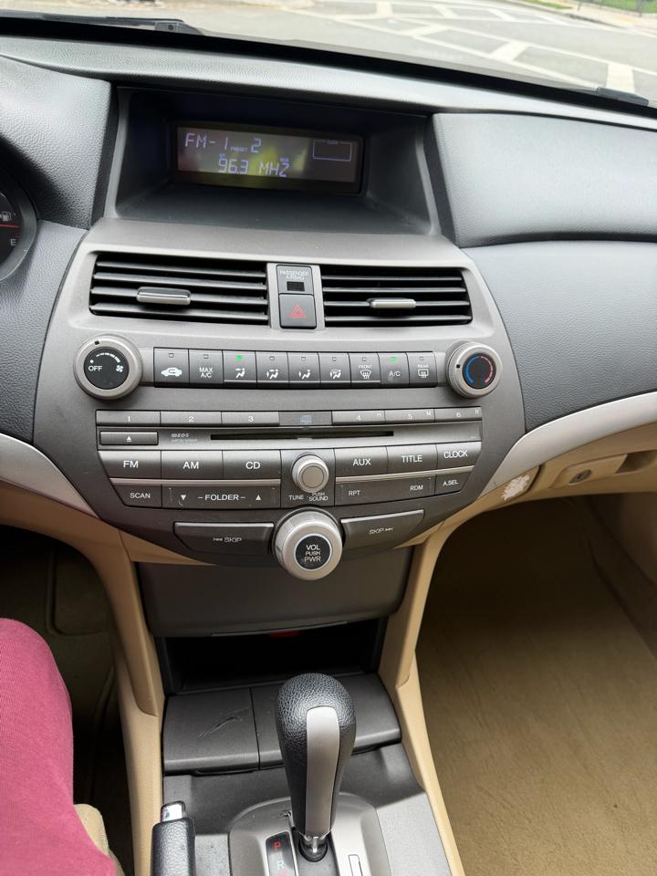 Honda Accord LX-P Sedan AT 2011
