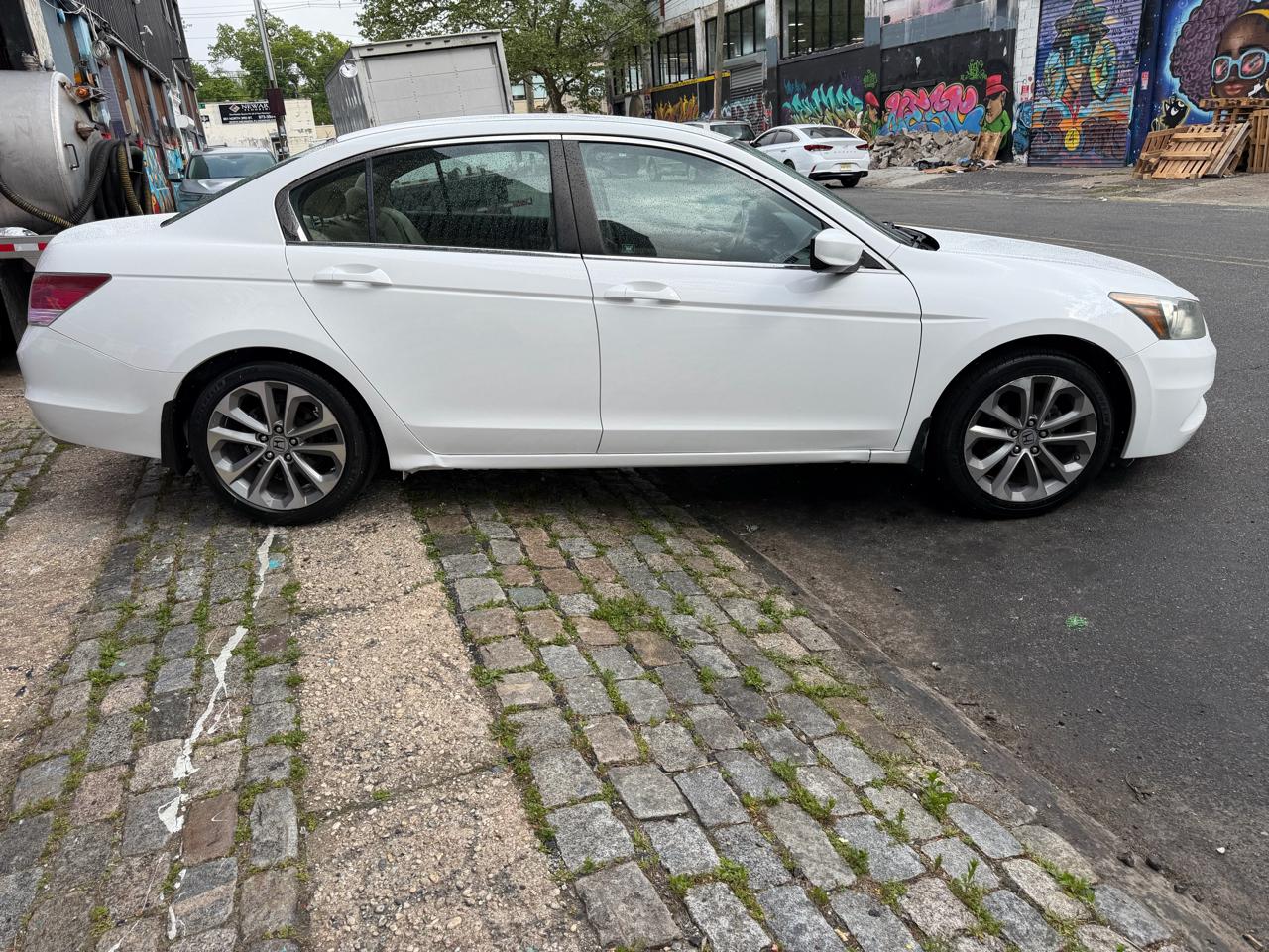 Honda Accord LX-P Sedan AT 2011