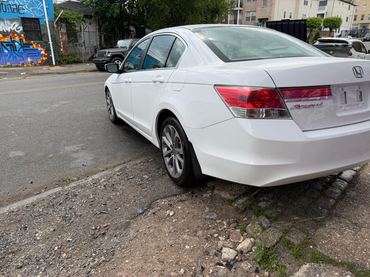Honda Accord LX-P Sedan AT 2011