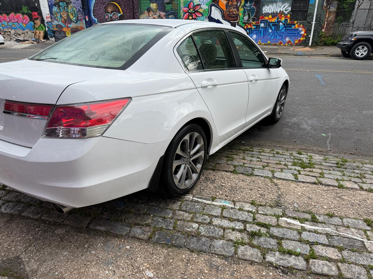 Honda Accord LX-P Sedan AT 2011
