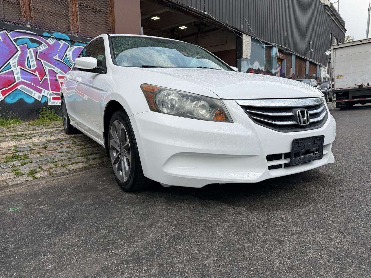 Honda Accord LX-P Sedan AT 2011