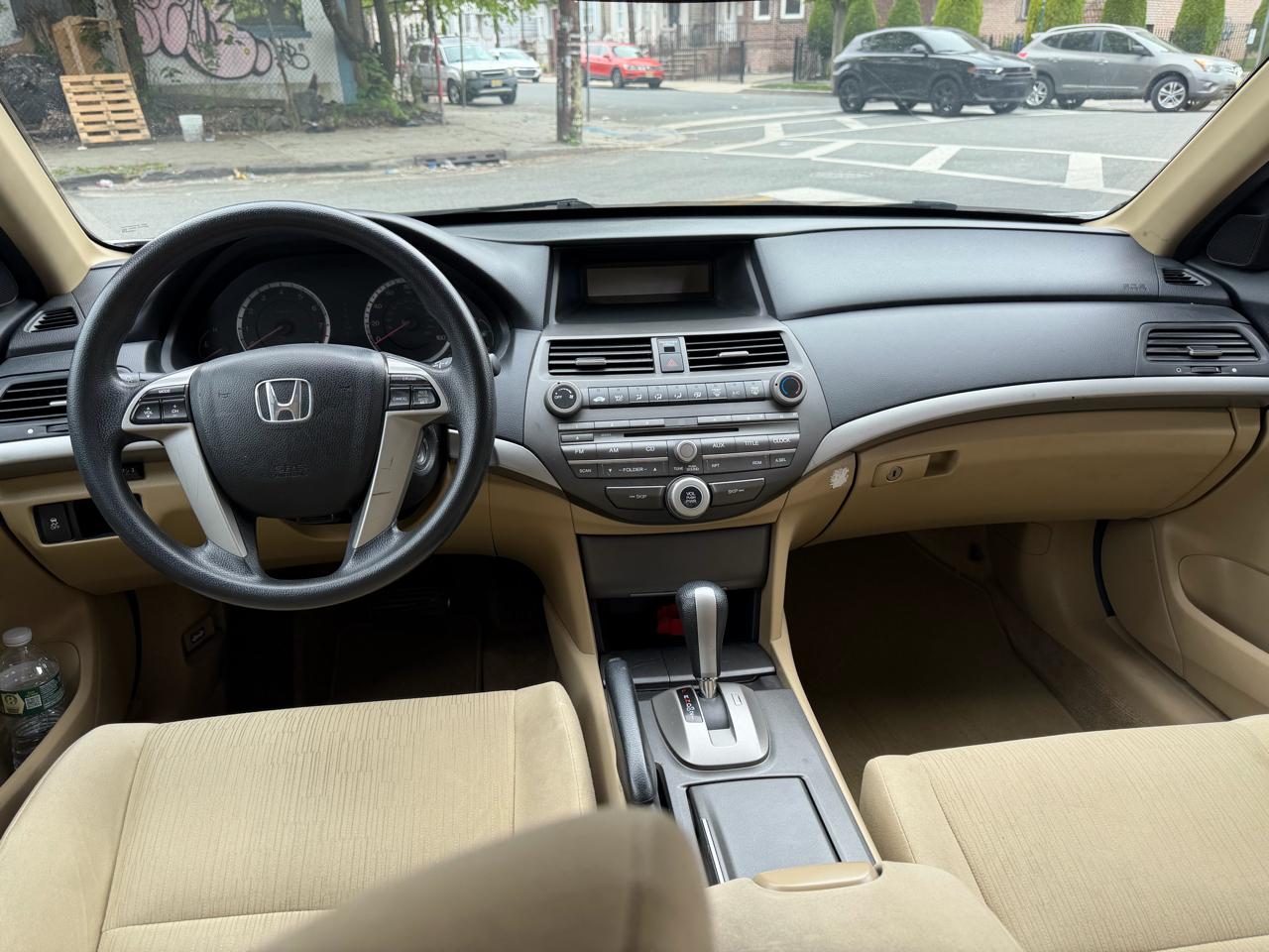 Honda Accord LX-P Sedan AT 2011