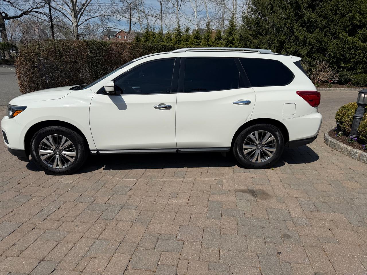 Nissan Pathfinder SL 2020