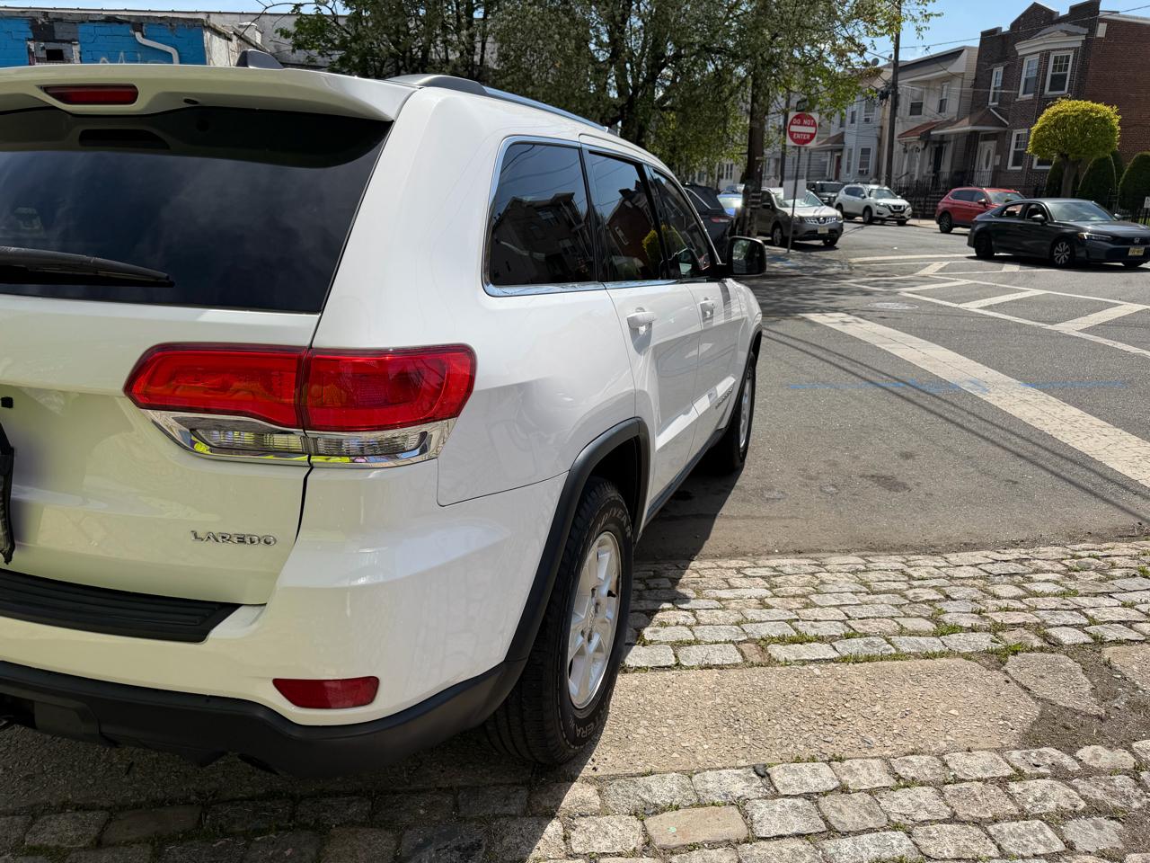 Jeep Grand Cherokee Laredo 4WD 2015