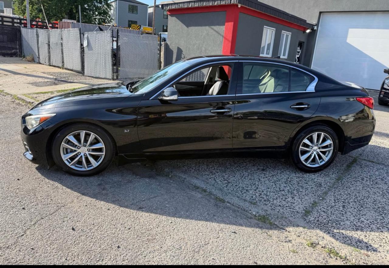 Infiniti Q50 Base AWD 2015