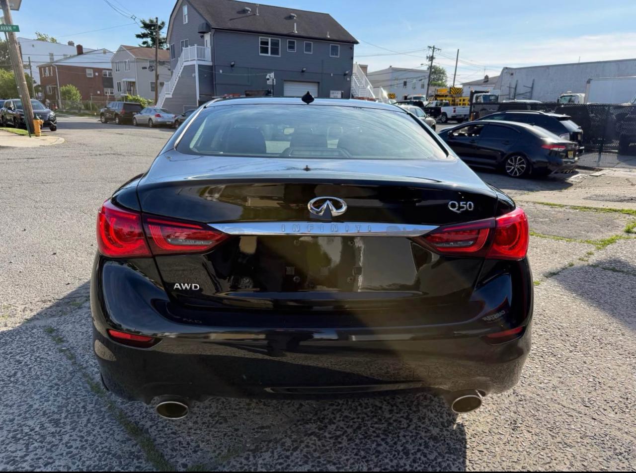 Infiniti Q50 Base AWD 2015