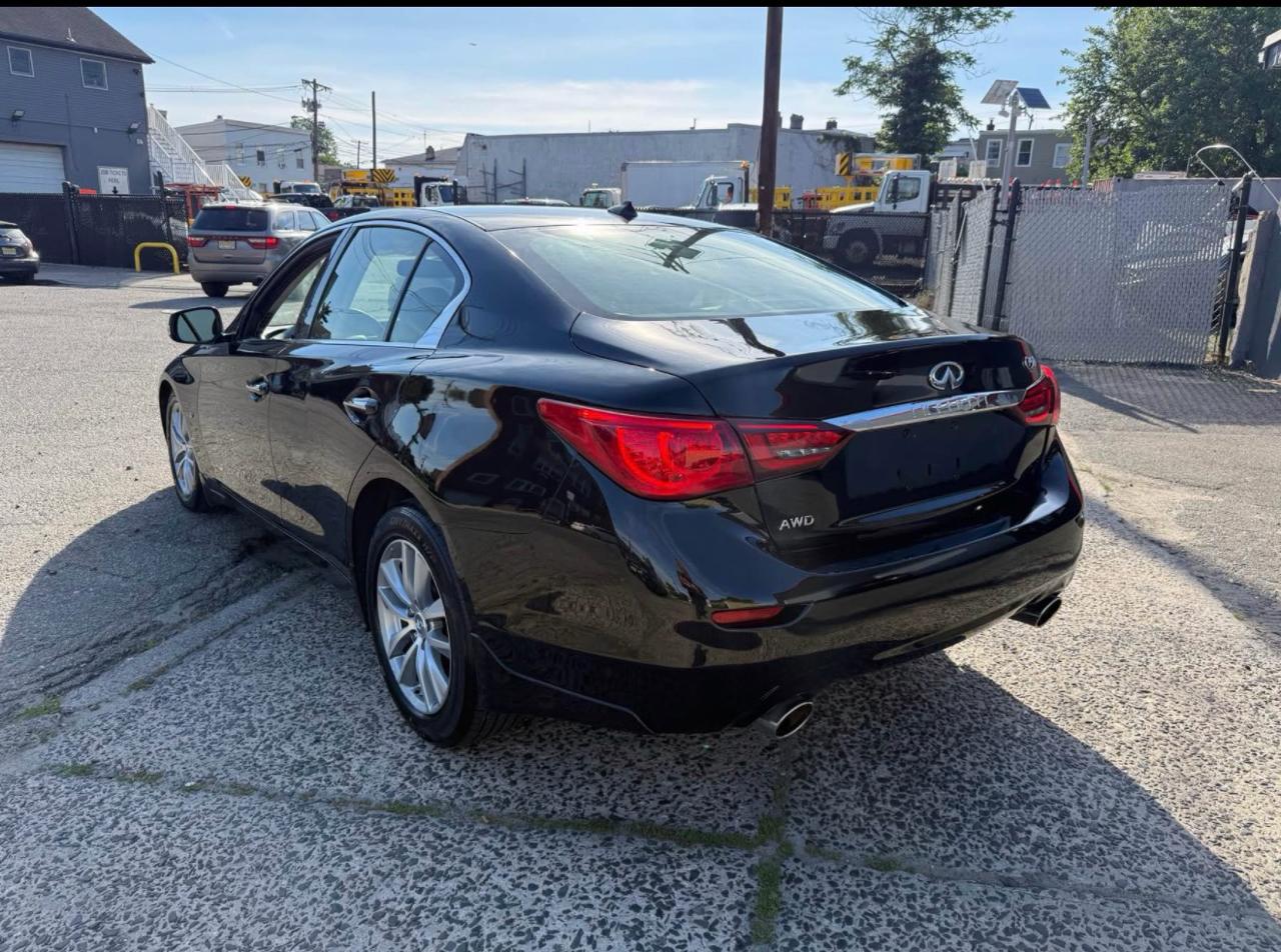 Infiniti Q50 Base AWD 2015