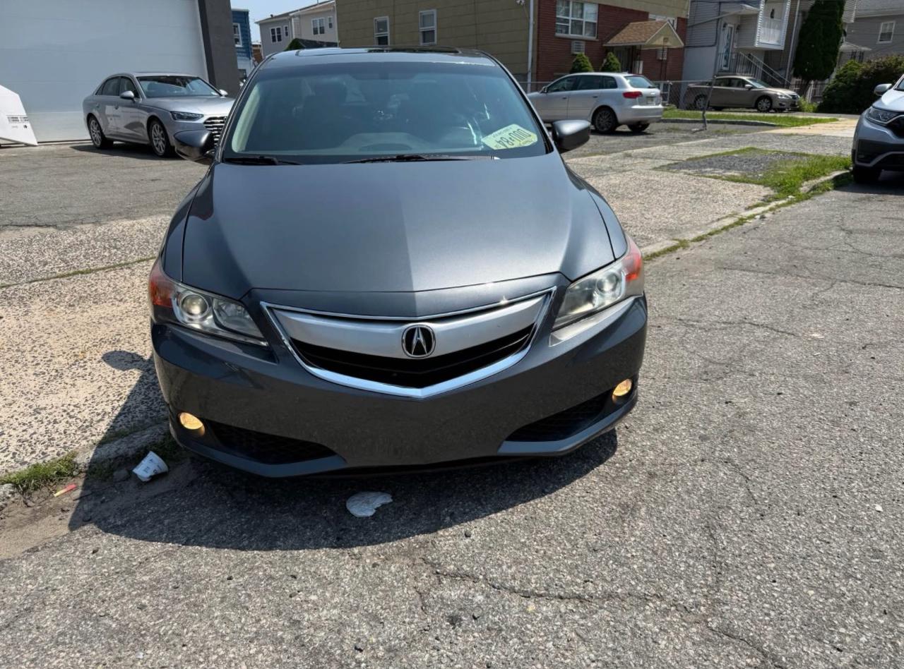 Acura ILX 5-Spd AT w/ Technology Package 2014