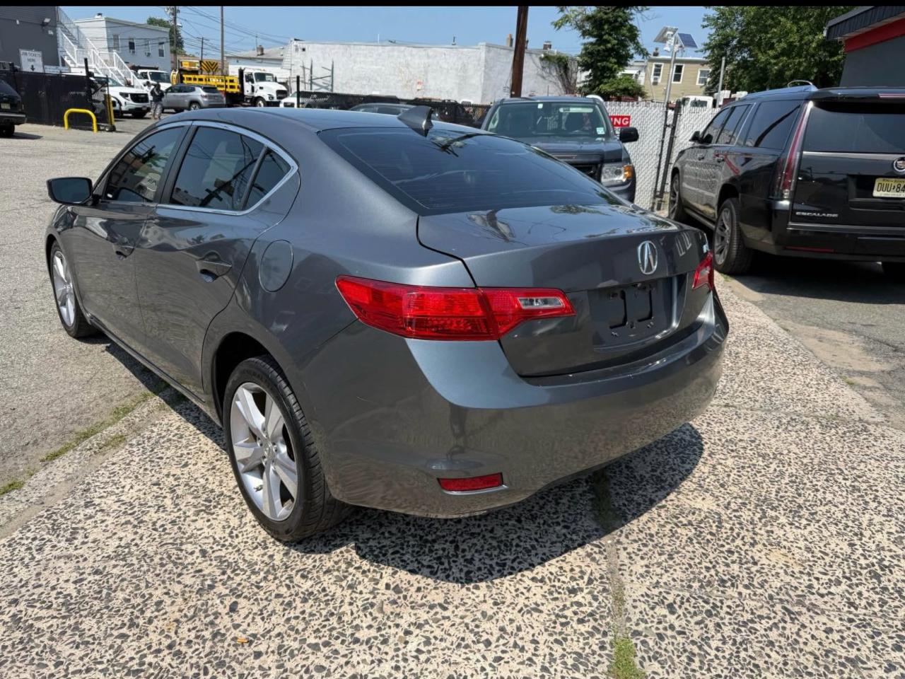Acura ILX 5-Spd AT w/ Technology Package 2014