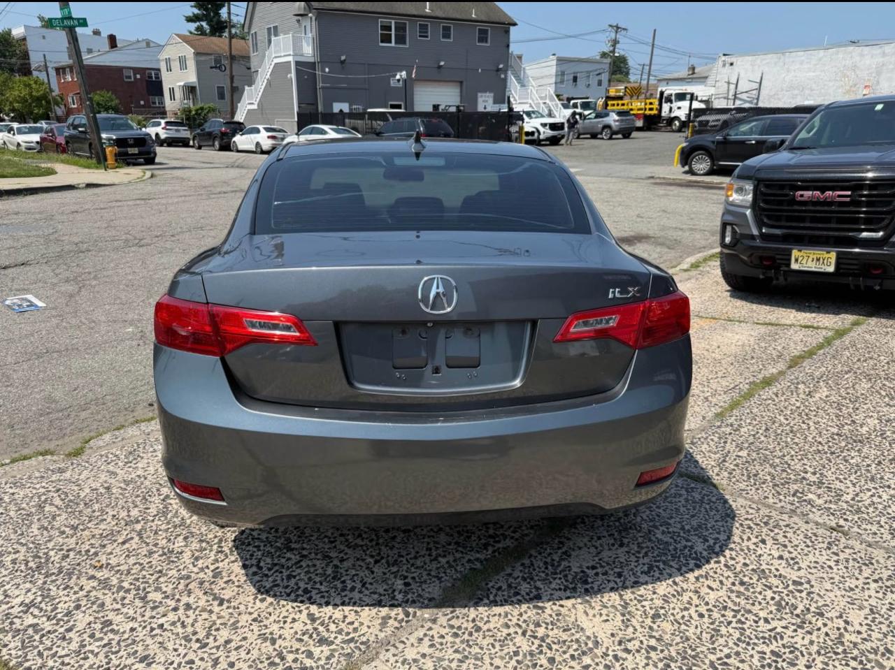 Acura ILX 5-Spd AT w/ Technology Package 2014