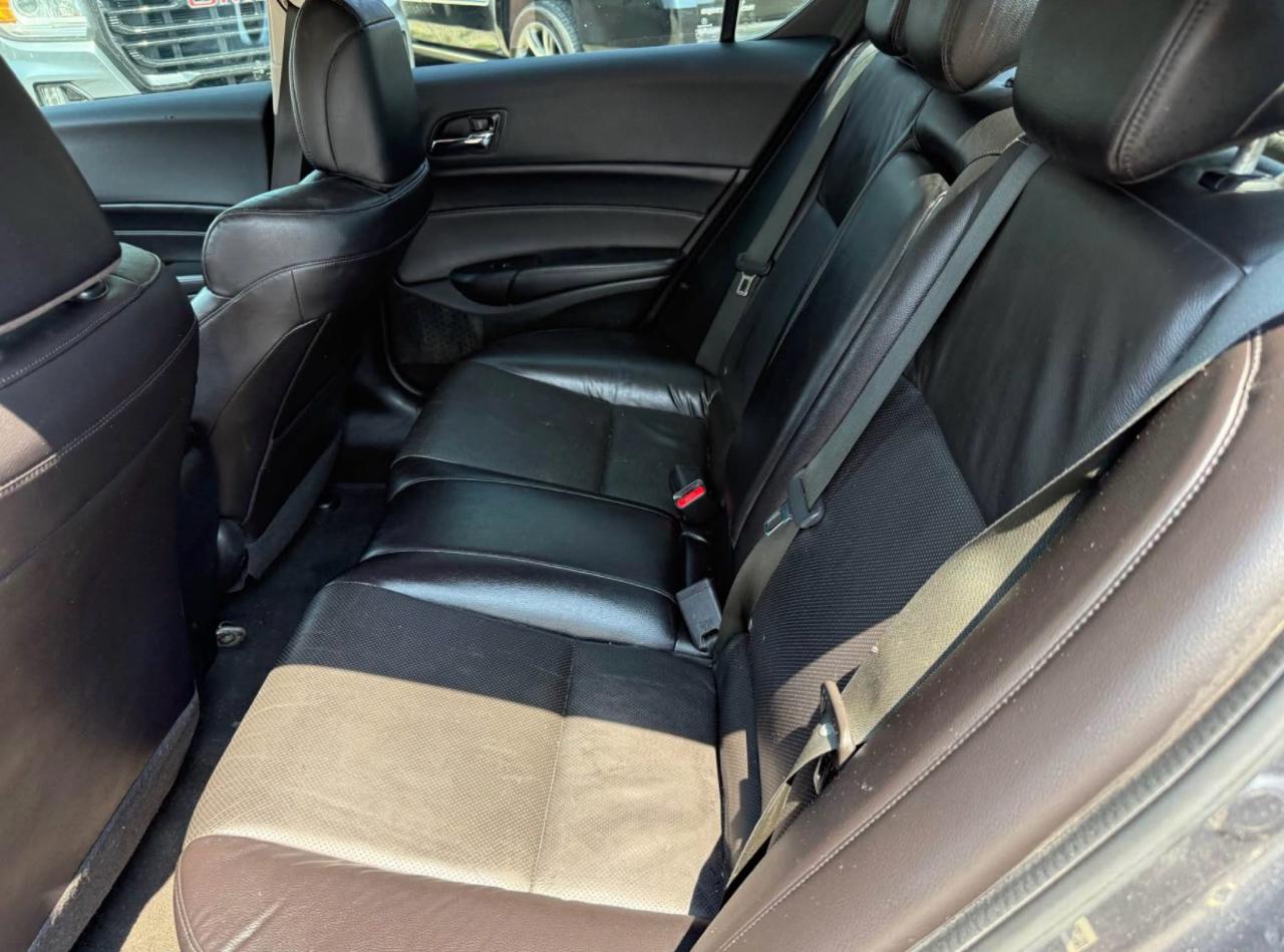 Acura ILX 5-Spd AT w/ Technology Package 2014