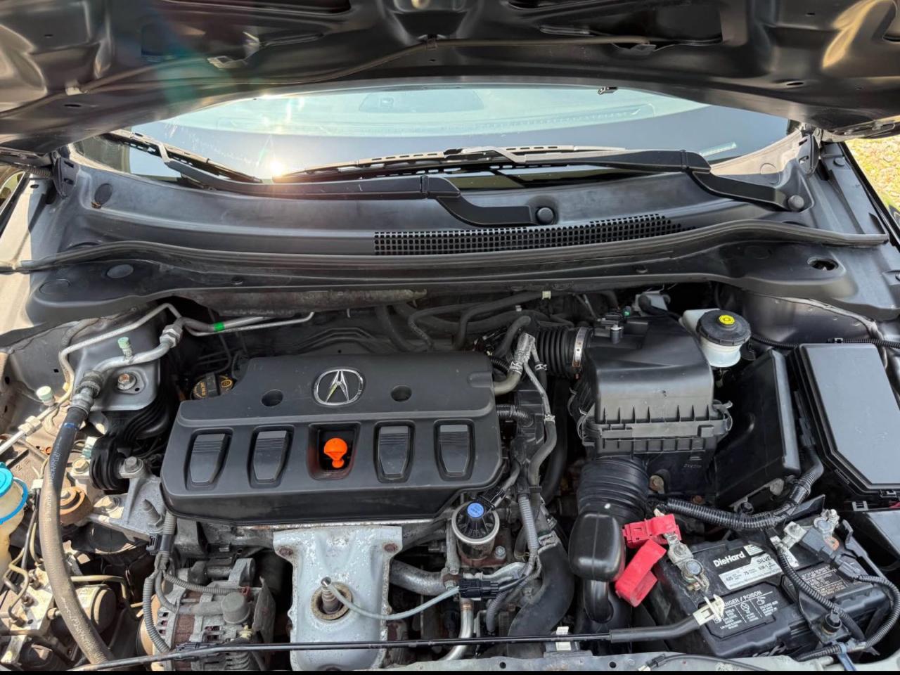 Acura ILX 5-Spd AT w/ Technology Package 2014