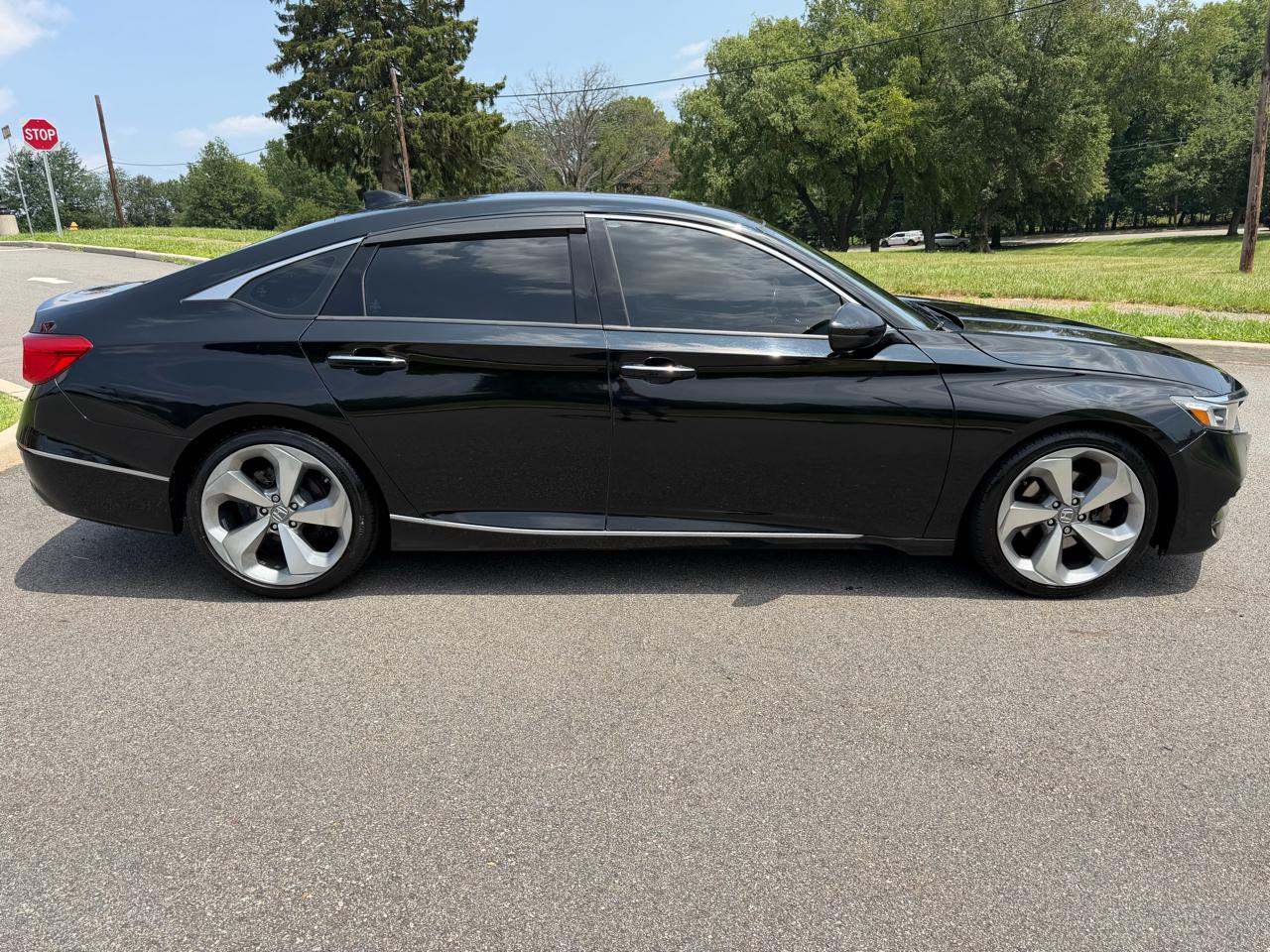 Honda Accord Touring 4D Sedan 1.5L at 2018
