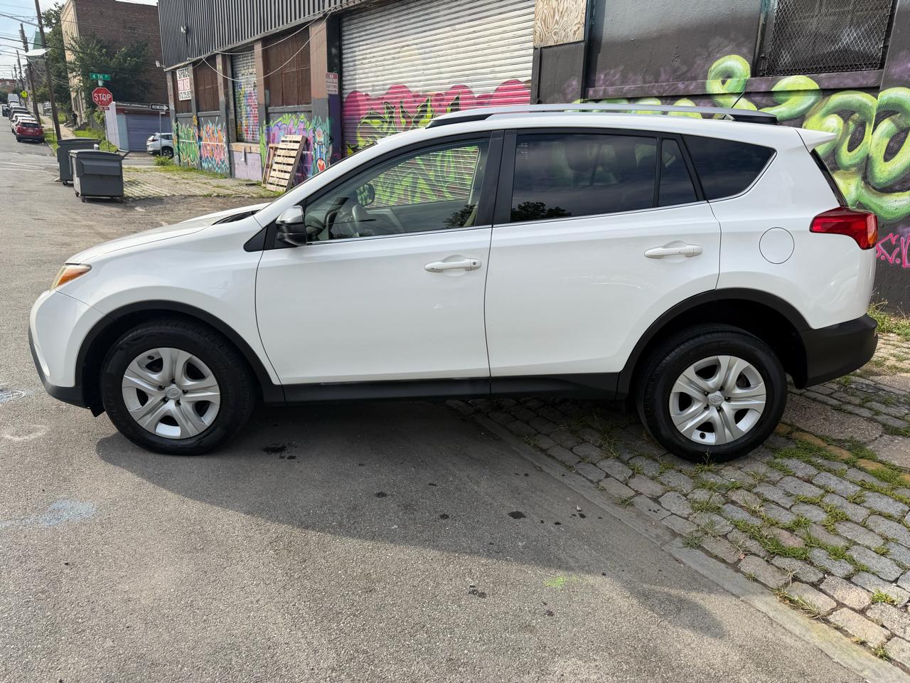 Toyota RAV4 LE AWD 2014