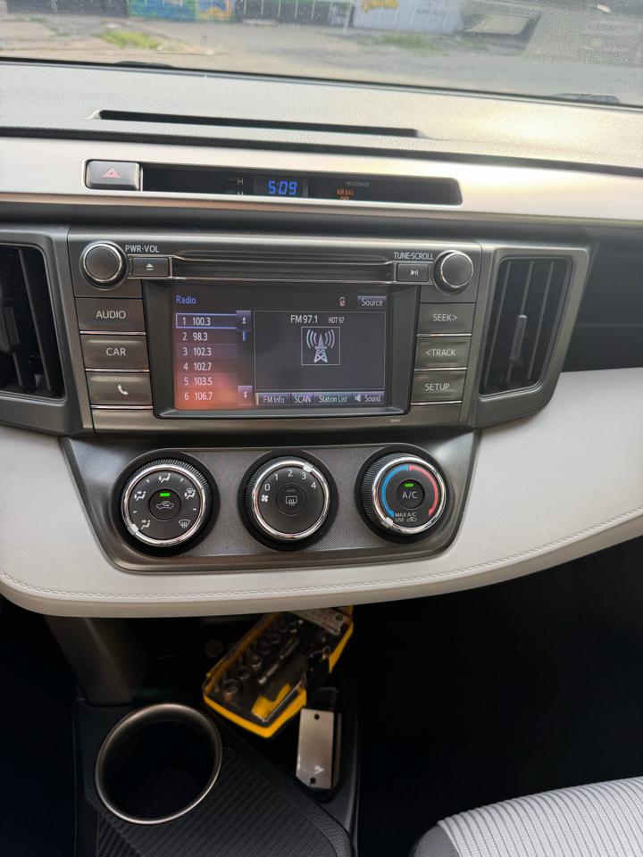 Toyota RAV4 LE AWD 2014