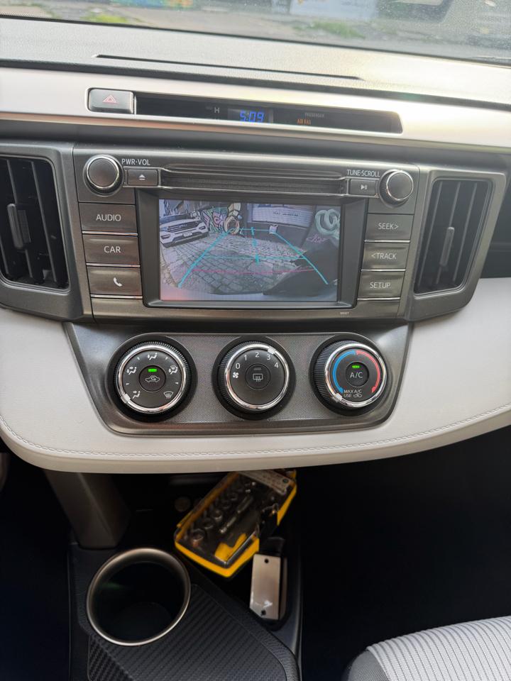 Toyota RAV4 LE AWD 2014