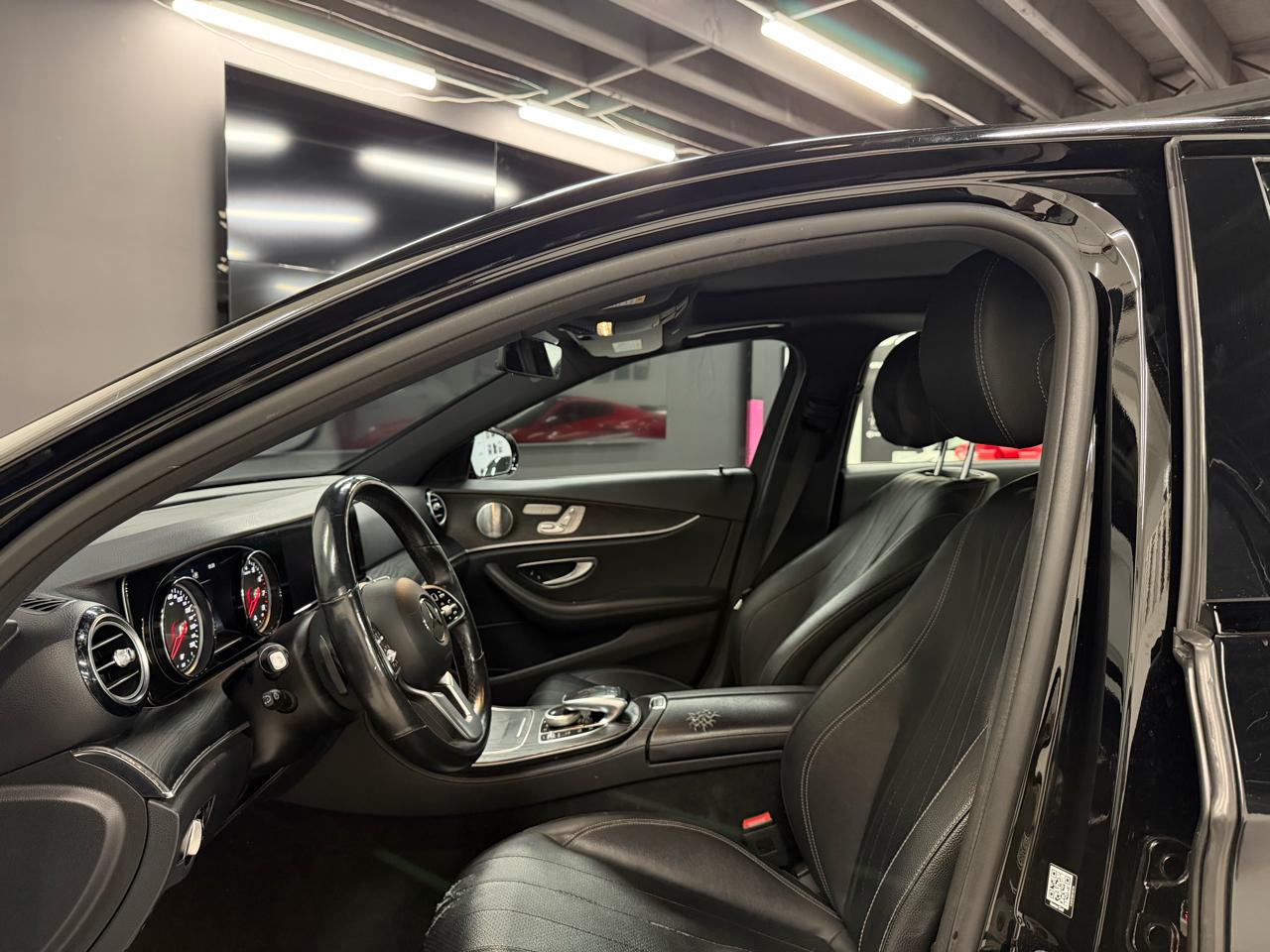 Mercedes-Benz E-Class E300 Luxury 4MATIC Sedan 2019