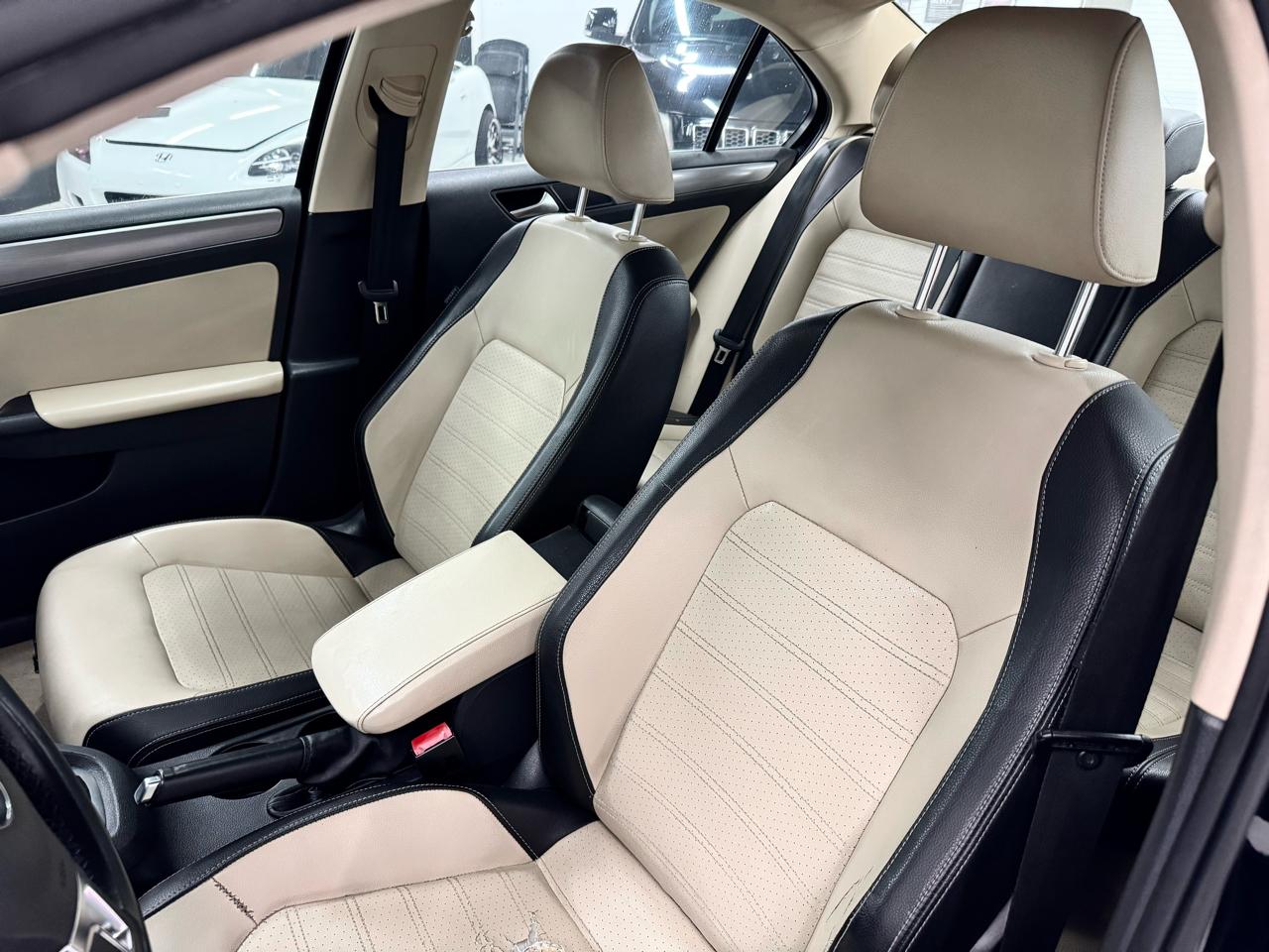 Volkswagen Jetta SEL PZEV 2013