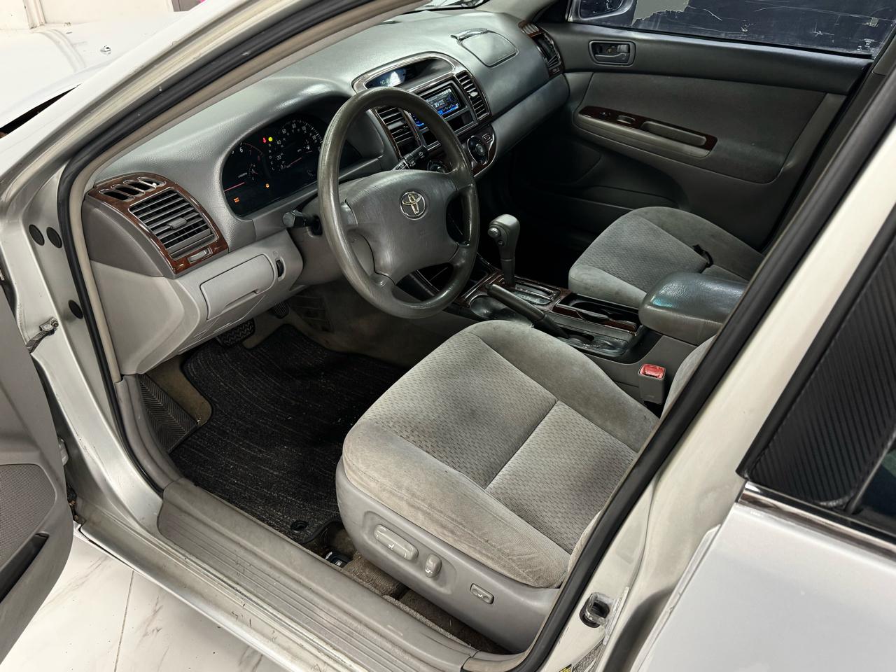 Toyota Camry Standard 2004