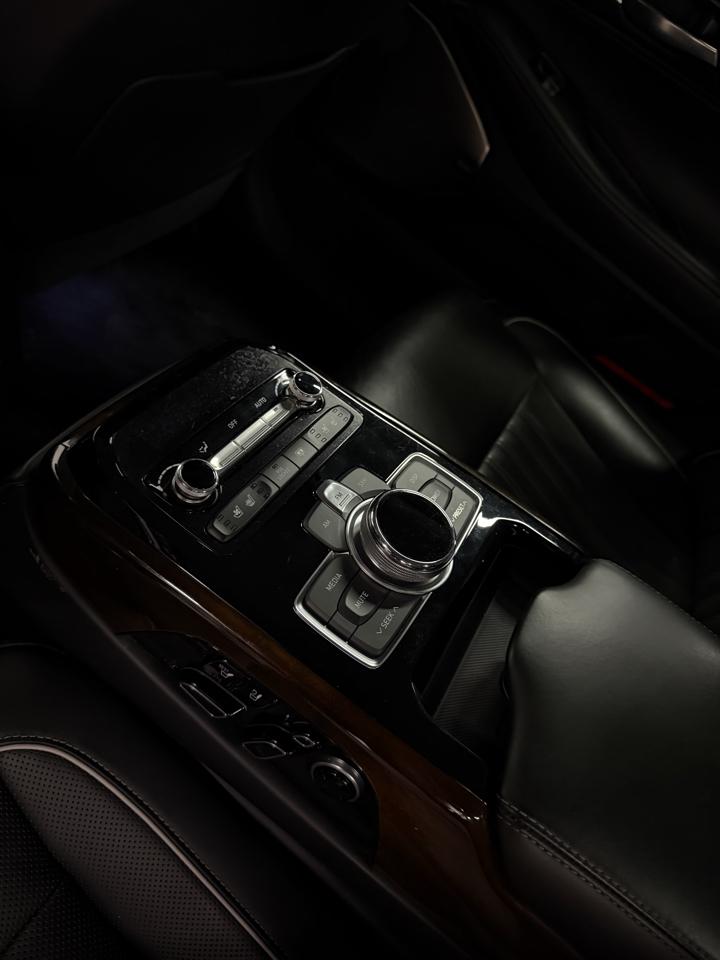 Genesis G90 Ultimate 2017
