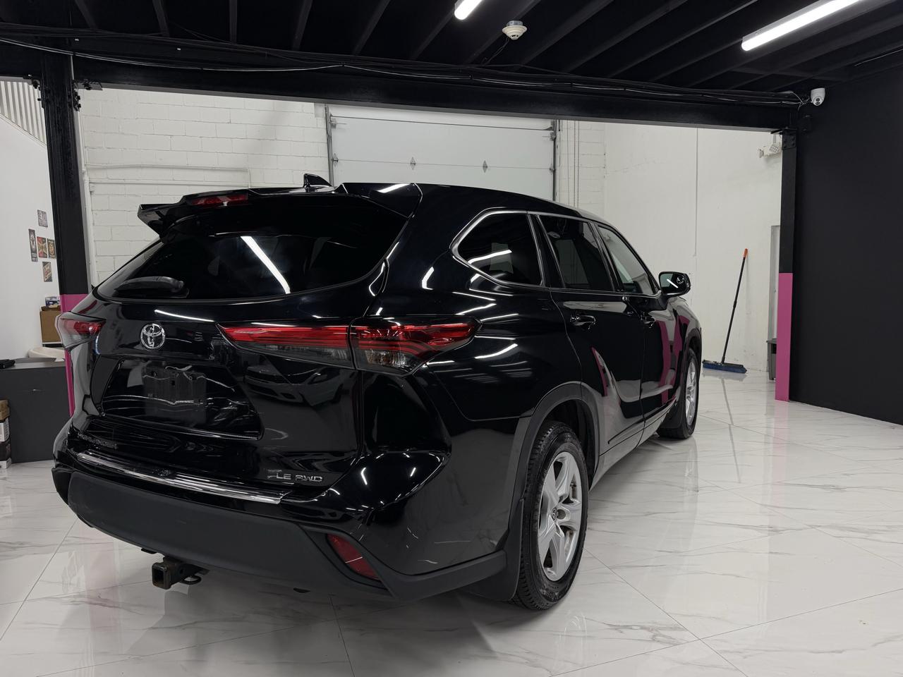 Toyota Highlander LE AWD V6 2021