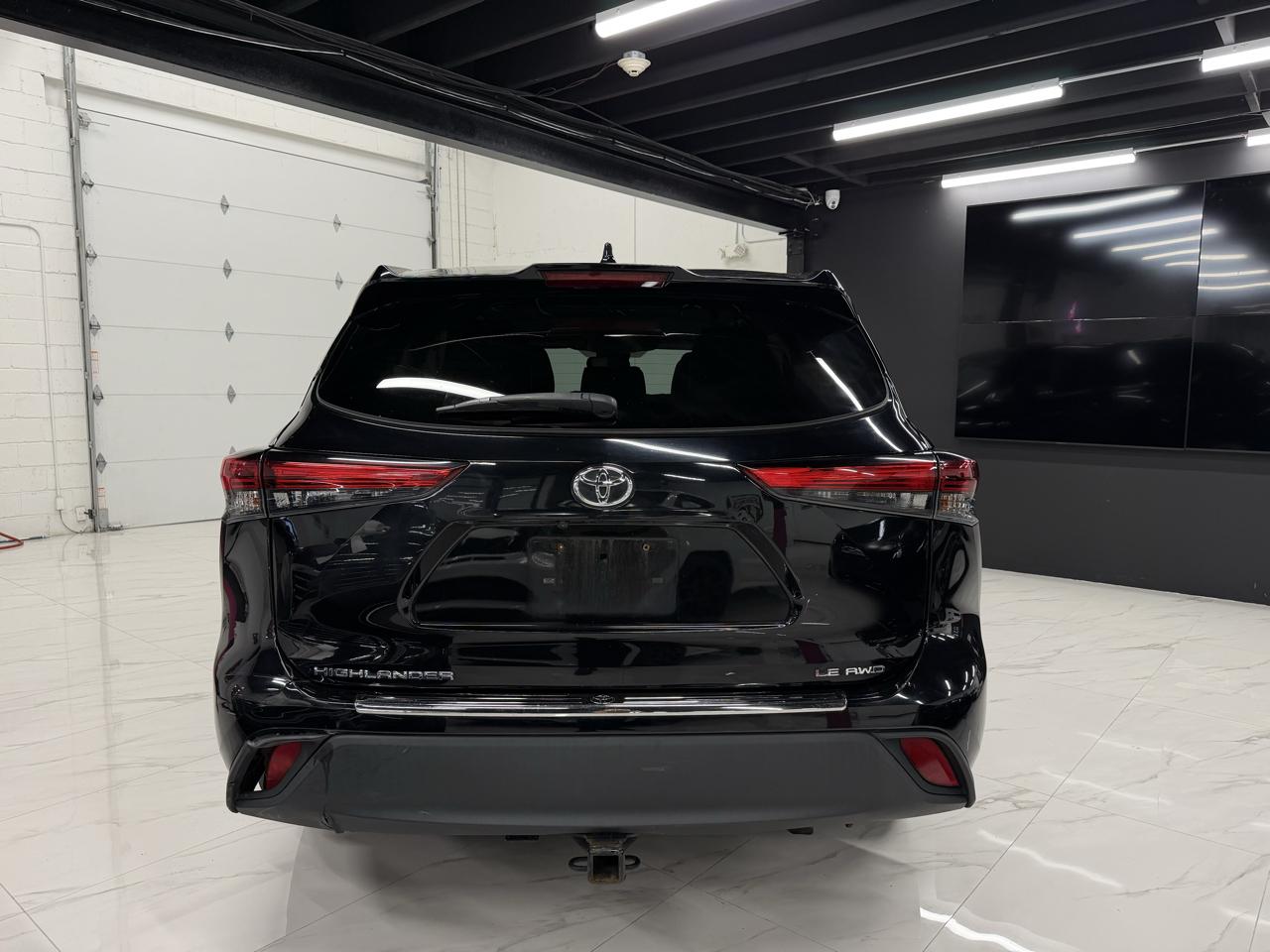 Toyota Highlander LE AWD V6 2021